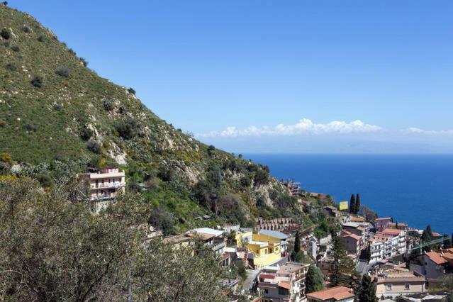 Carly & Dane Vacation House Taormina Kültér fotó