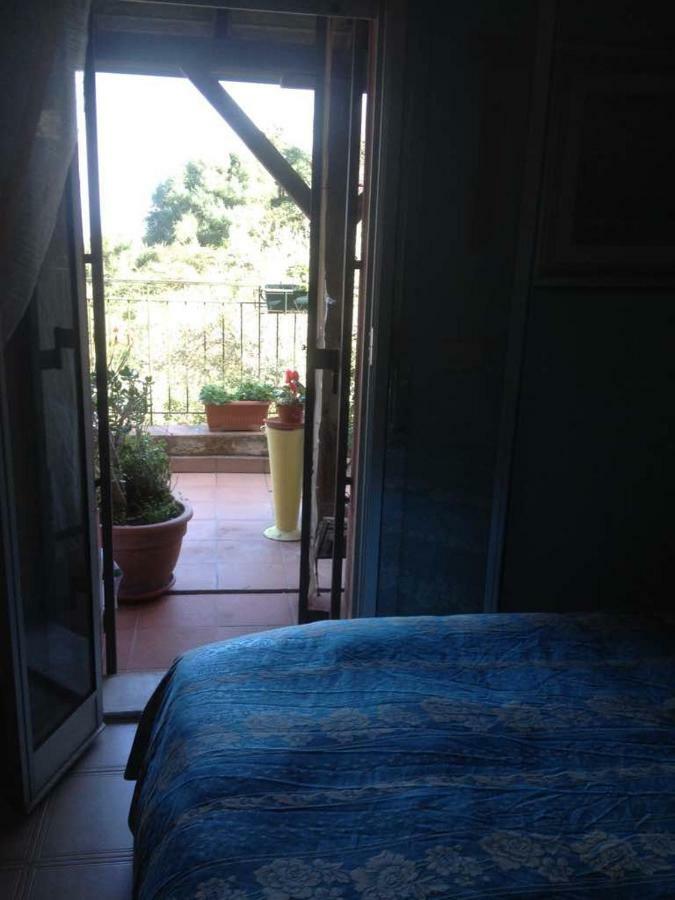 Carly & Dane Vacation House Apartman Taormina Kültér fotó